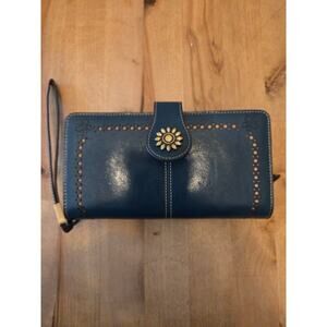 NWT Lavemi RFID Blocking Leather Wallet